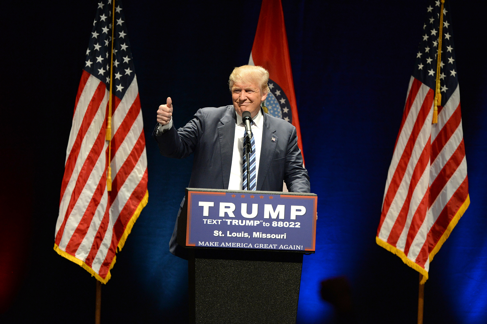 Donald Trump gives a thumbs up to a crowd in Saint Louis, MO, March 2016