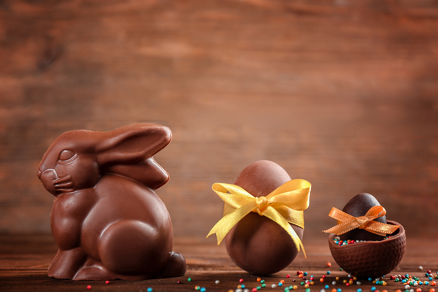 Chocolate Easter bunny with eggs