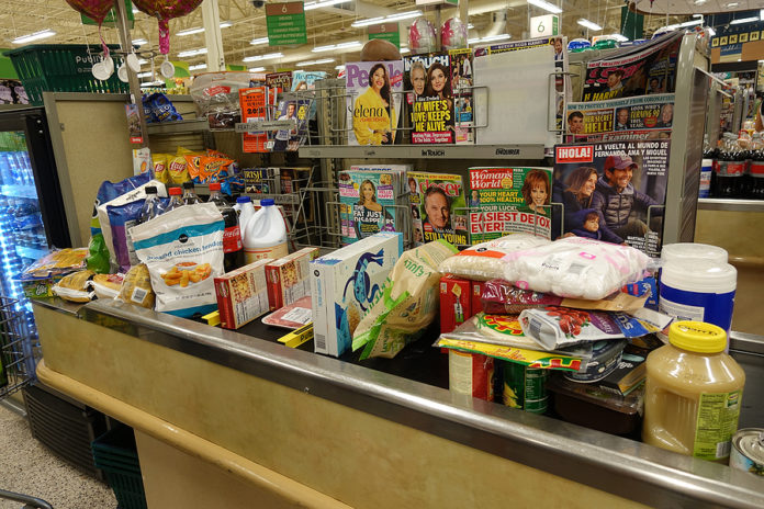 Orlando, Fl/usa-3/15//20: A Typical Grocery Checkout Counter Fil
